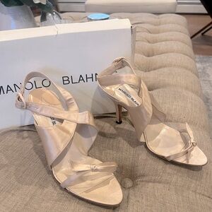 MANOLO BLAHNIK- champagne satin size 36 1/2